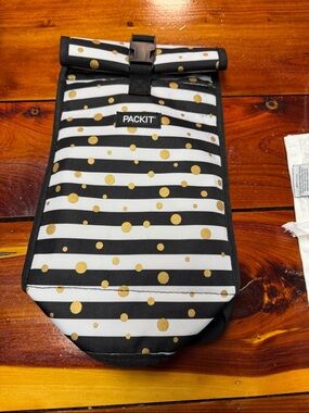 Packit Wine Insulated Cooler Bag in the Gold Dot theme.